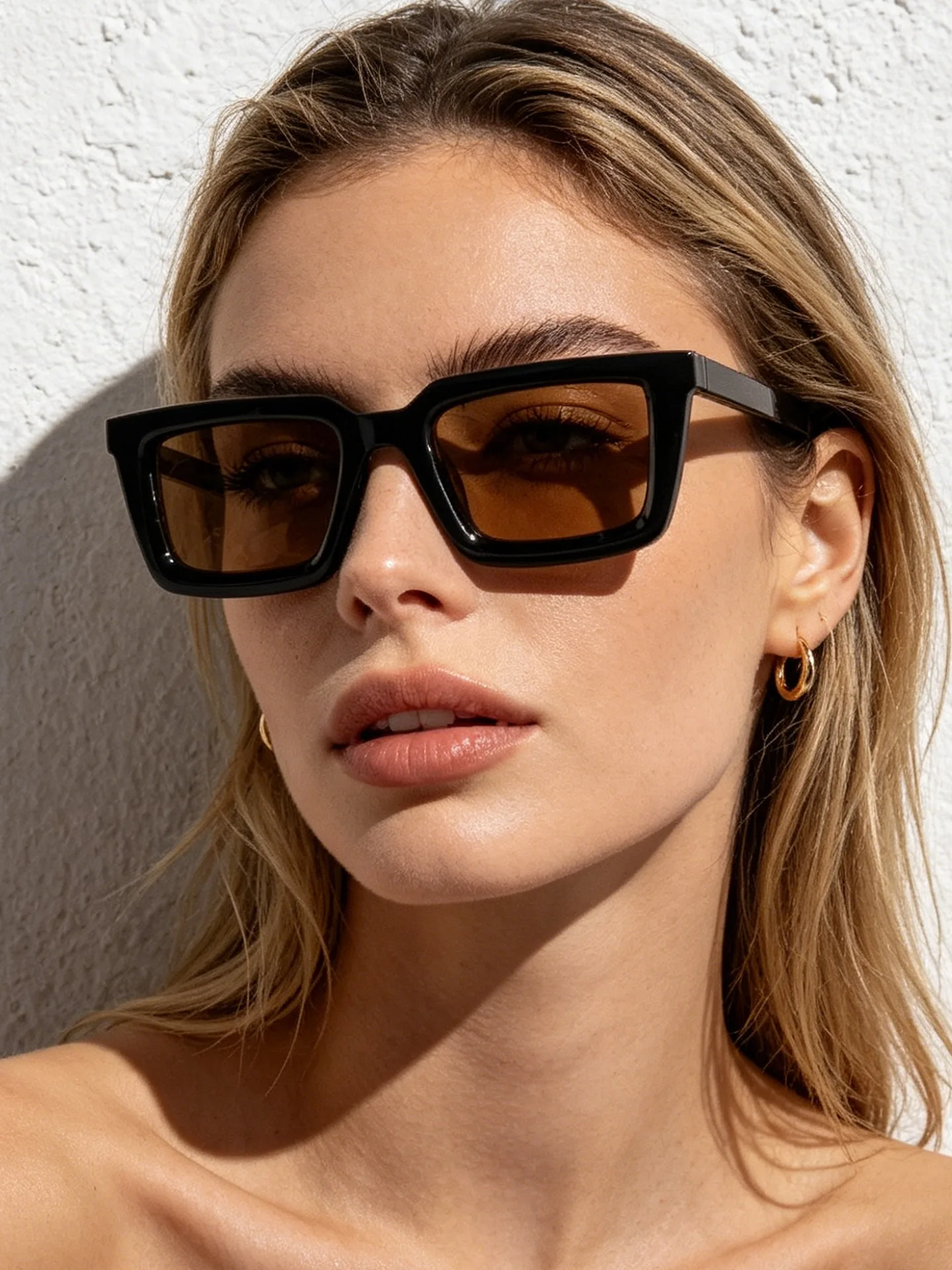 Vintage Fashion Enthusiasts - Klasyczne okulary przeciwsłoneczne w prostokątnym oprawie,